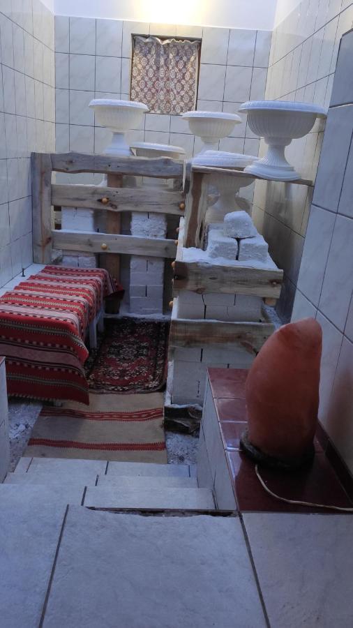 Opusztaszeri Mozes Vendeghaz Otel Dış mekan fotoğraf