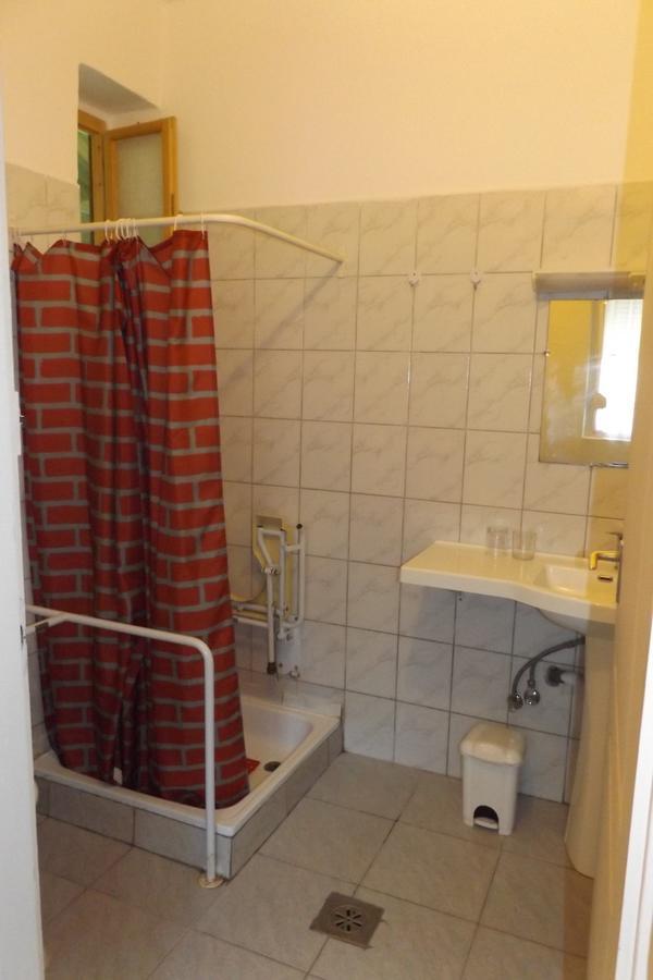 Opusztaszeri Mozes Vendeghaz Otel Dış mekan fotoğraf